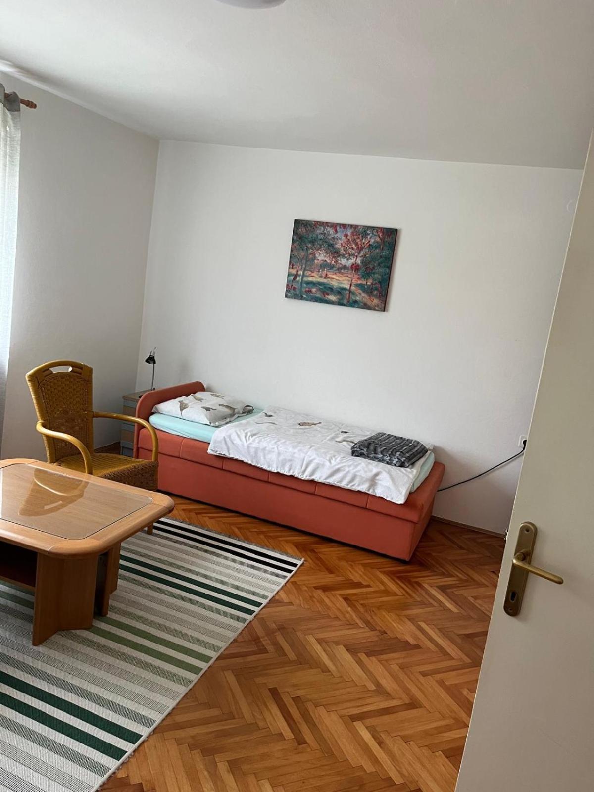 Apartman Ivka Gospic Ngoại thất bức ảnh